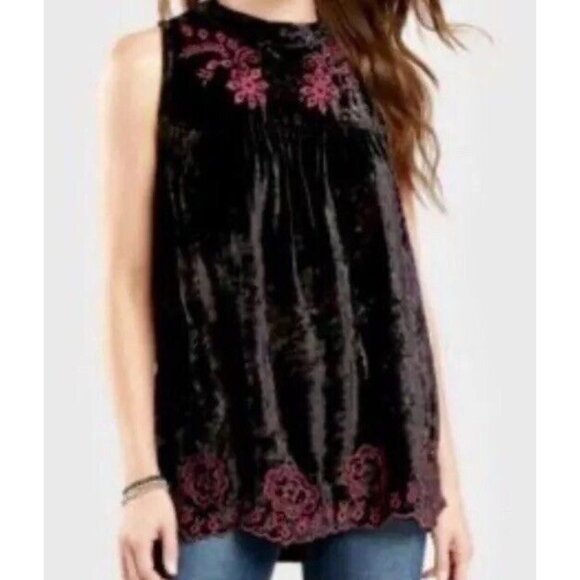 World Market Women’s Black Embroidered‎ Velour Sleeveless Blouse Size S/M Boho - Picture 1 of 12